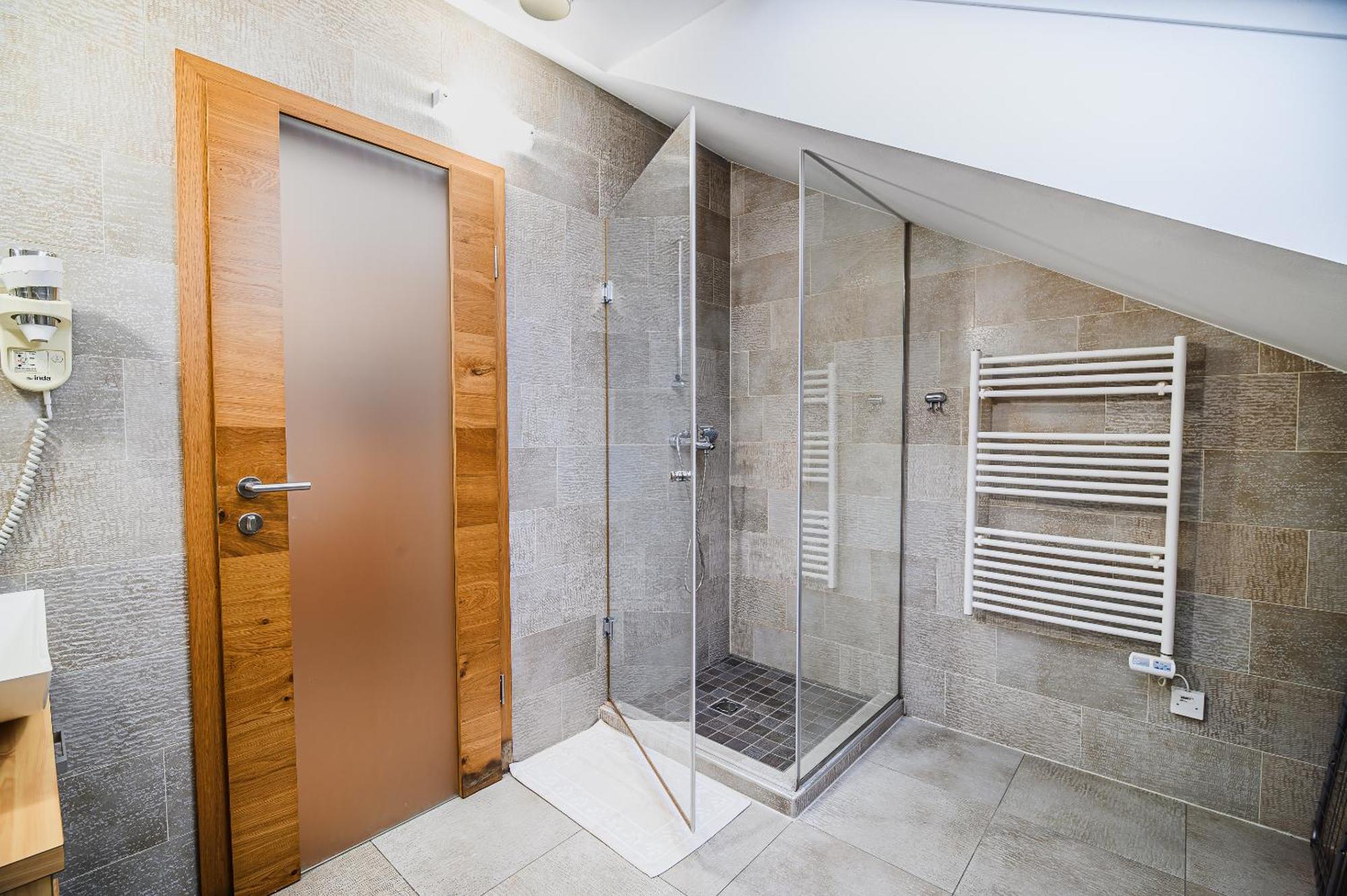 Apartments Maleric With Indoor Pool And Wellness Dragatuš 객실 사진