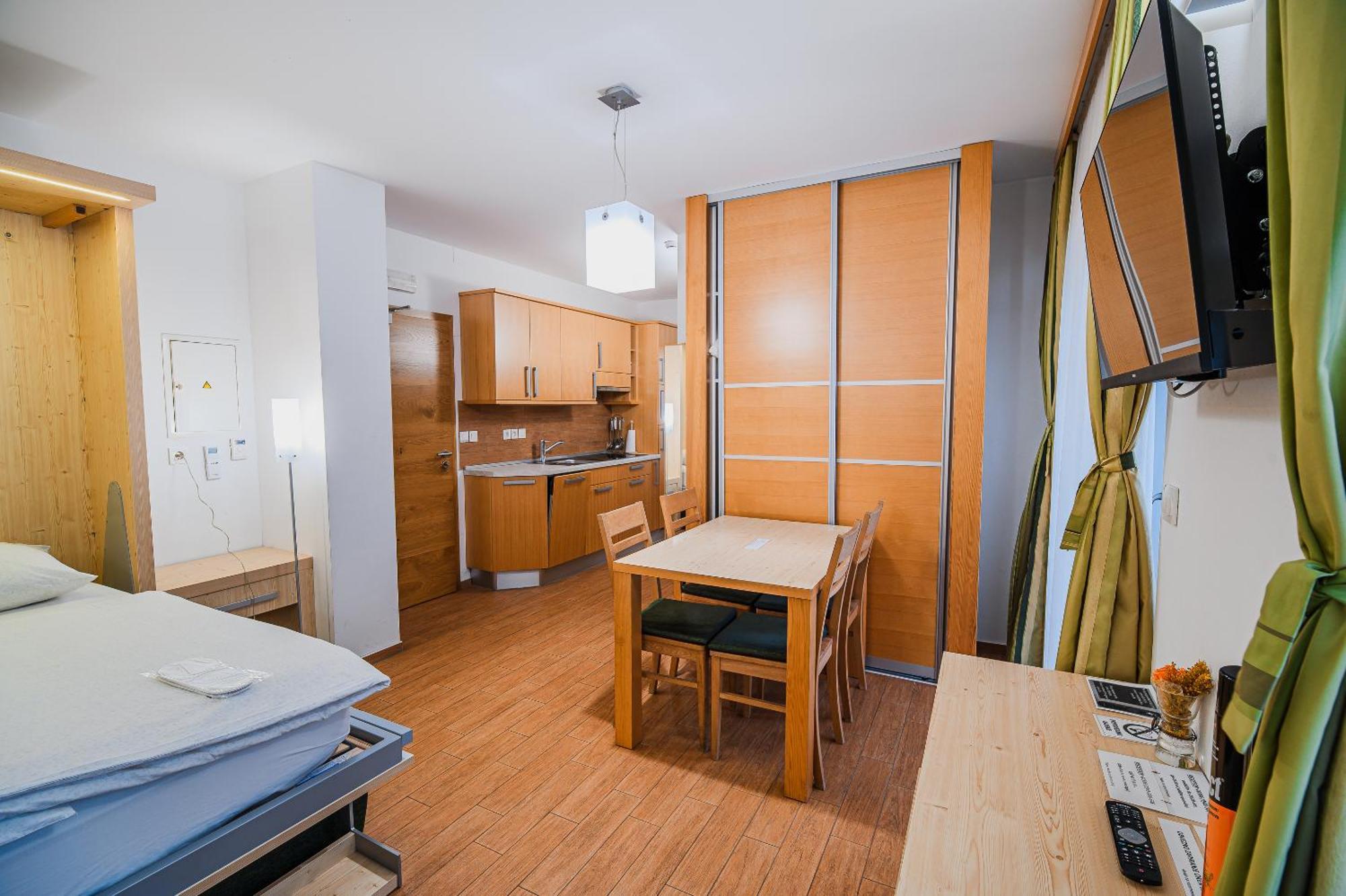 Apartments Maleric With Indoor Pool And Wellness Dragatuš 객실 사진