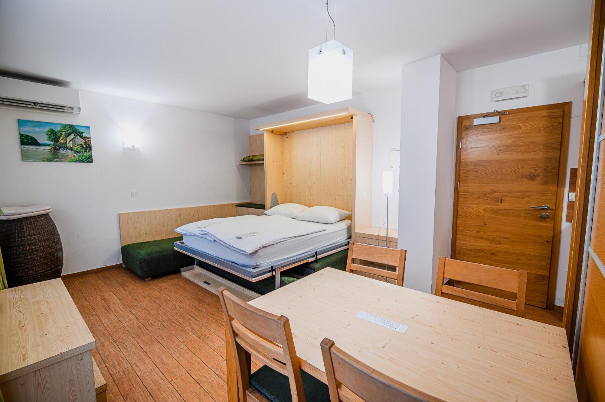 Apartments Maleric With Indoor Pool And Wellness Dragatuš 객실 사진