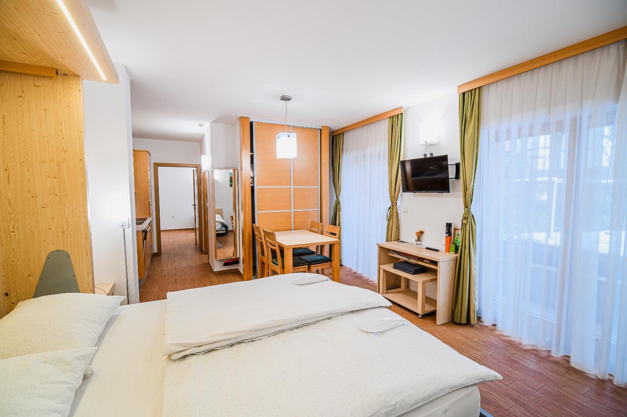 Apartments Maleric With Indoor Pool And Wellness Dragatuš 객실 사진