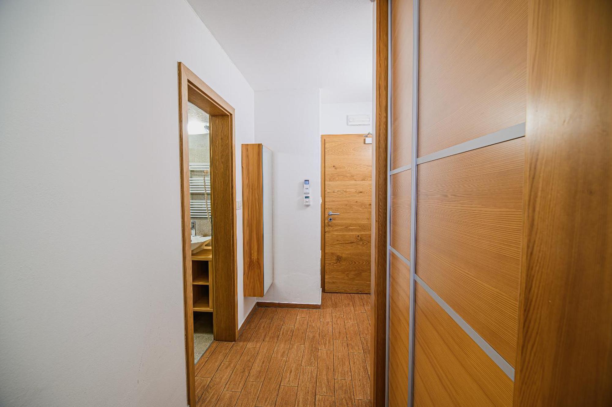 Apartments Maleric With Indoor Pool And Wellness Dragatuš 객실 사진