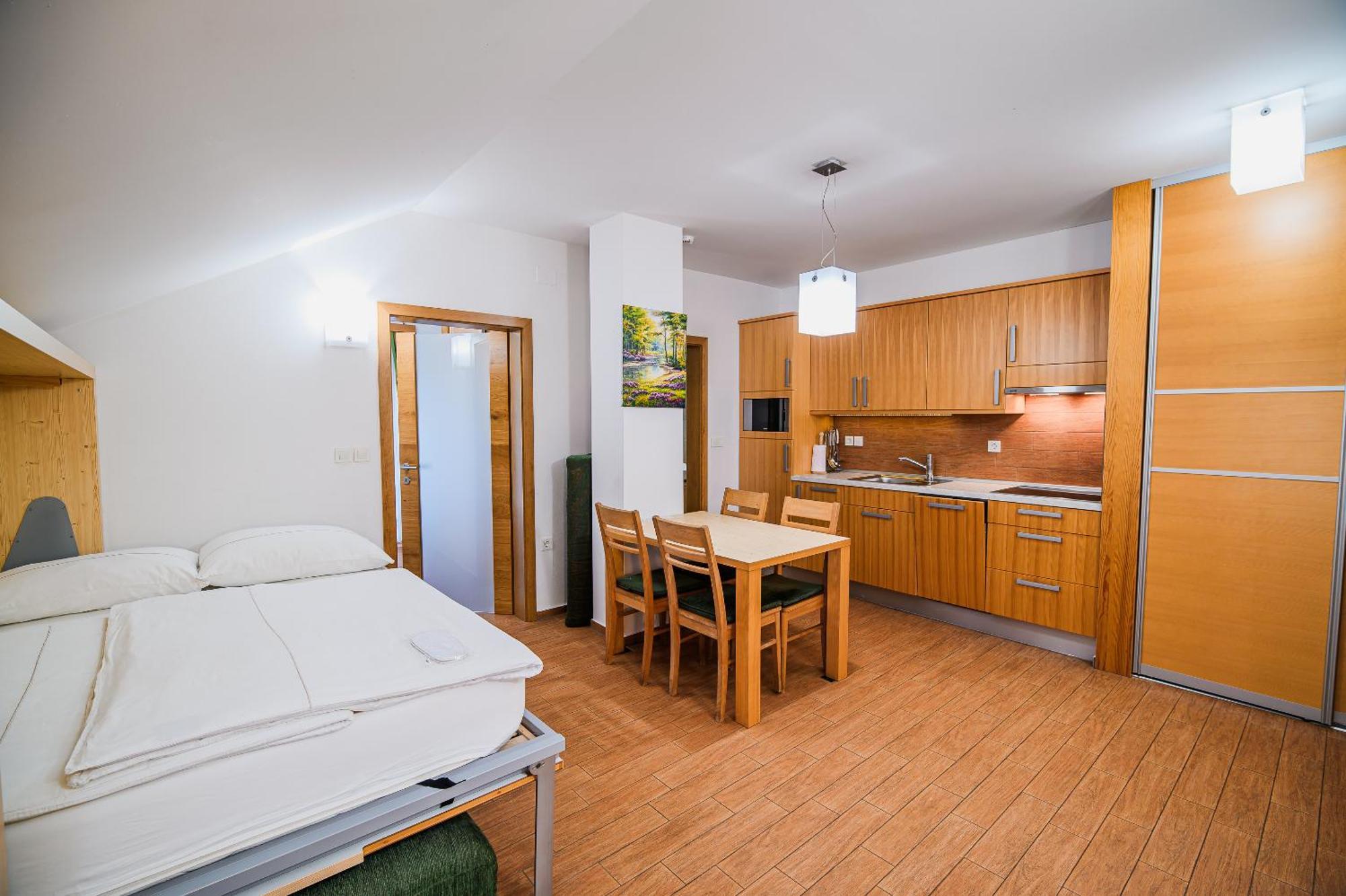Apartments Maleric With Indoor Pool And Wellness Dragatuš 객실 사진