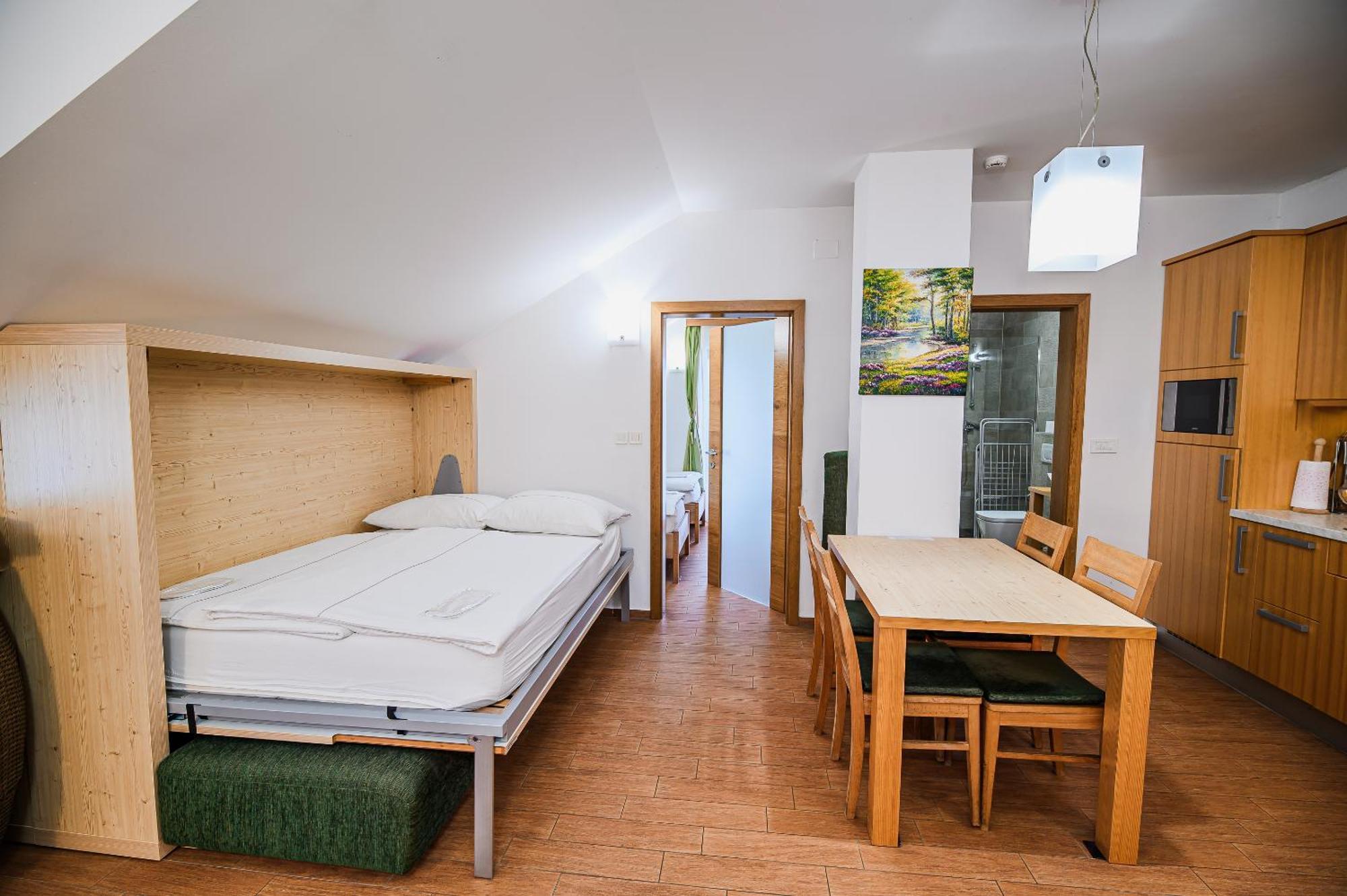 Apartments Maleric With Indoor Pool And Wellness Dragatuš 객실 사진