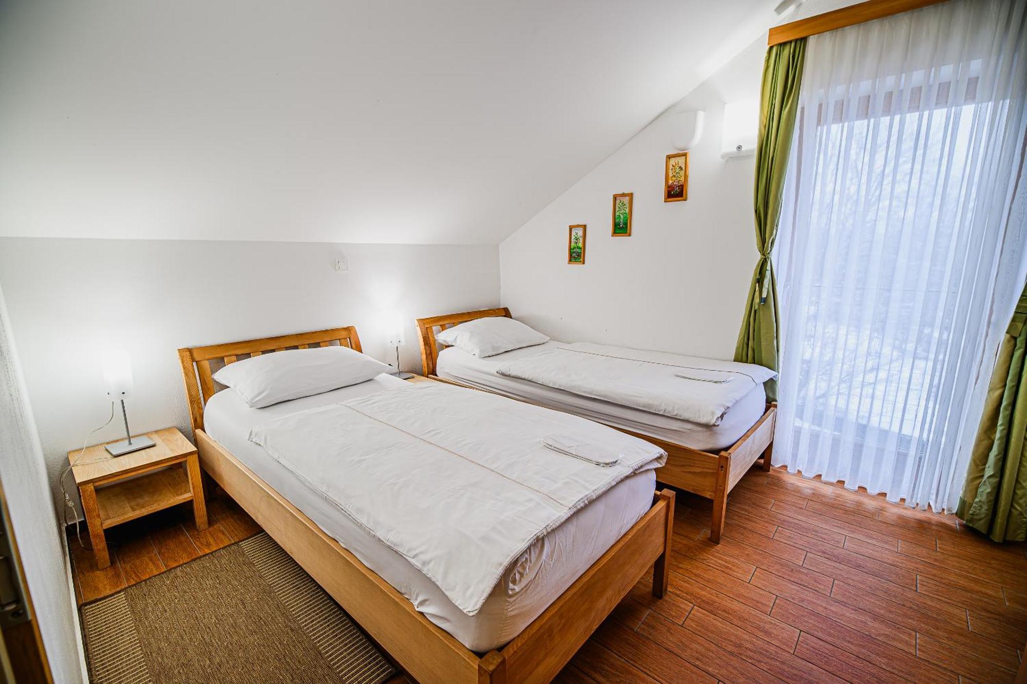 Apartments Maleric With Indoor Pool And Wellness Dragatuš 외부 사진