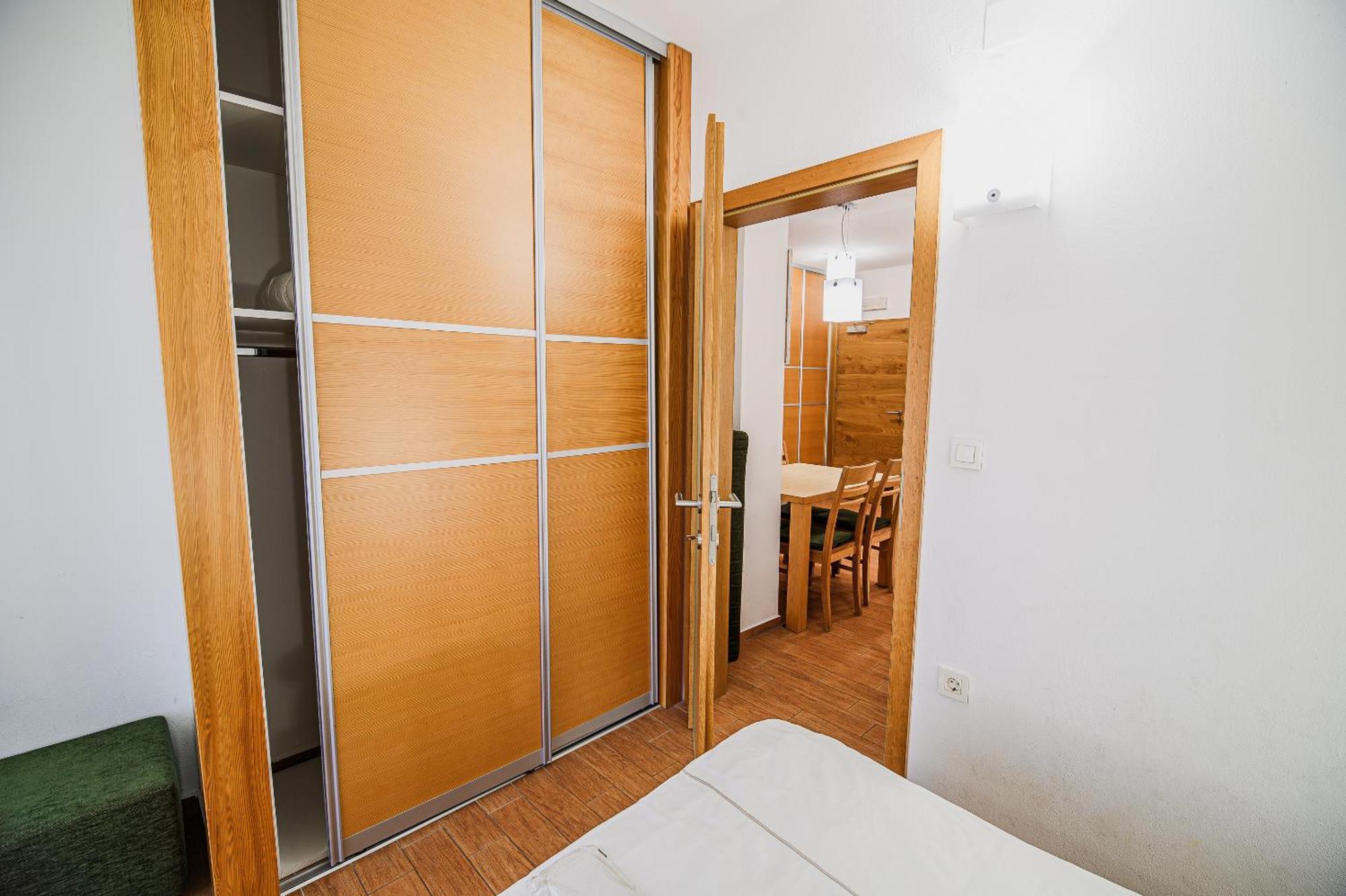 Apartments Maleric With Indoor Pool And Wellness Dragatuš 객실 사진