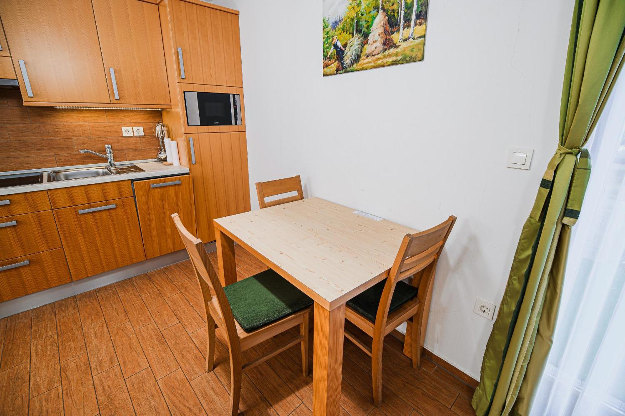 Apartments Maleric With Indoor Pool And Wellness Dragatuš 객실 사진