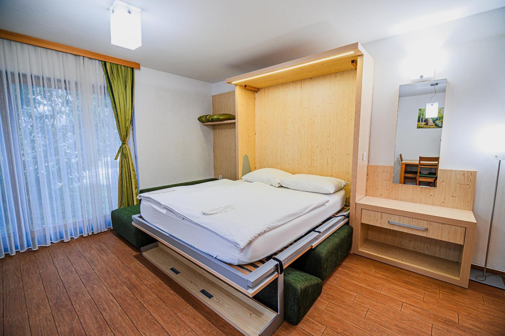 Apartments Maleric With Indoor Pool And Wellness Dragatuš 객실 사진