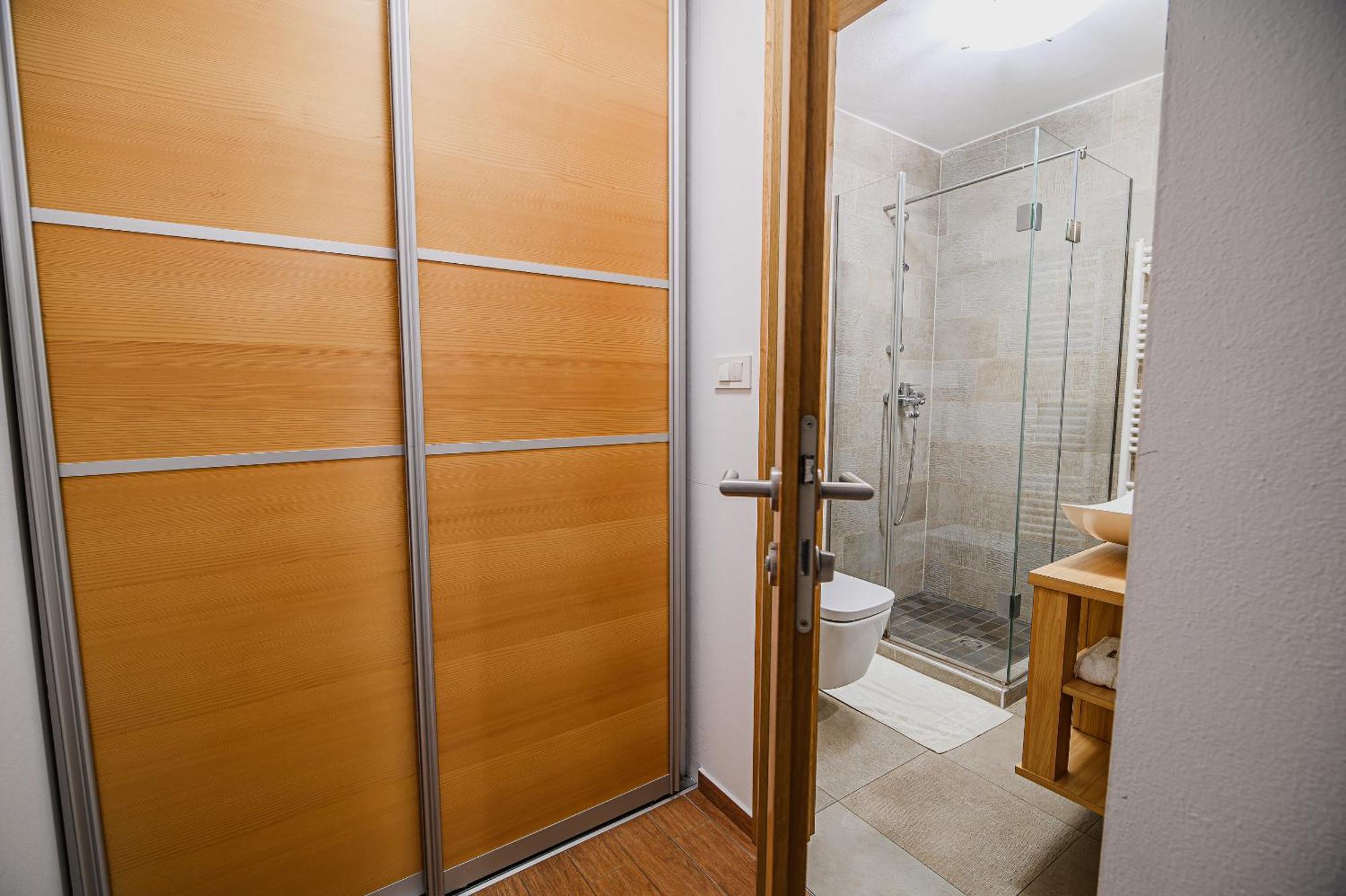 Apartments Maleric With Indoor Pool And Wellness Dragatuš 객실 사진